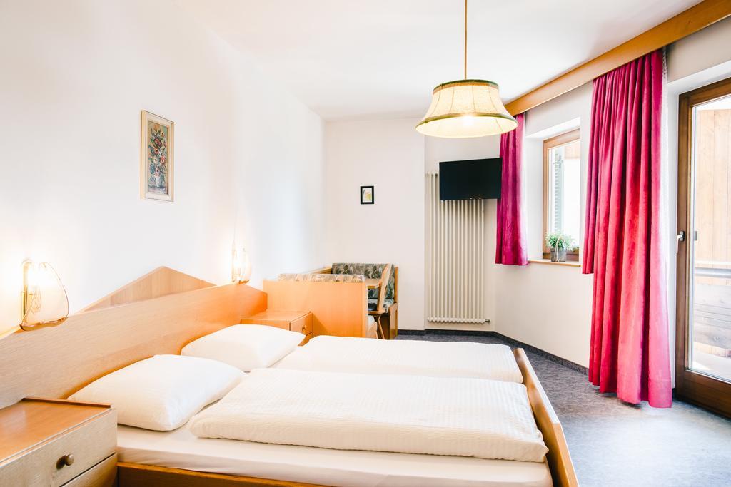 Gasthof Hotel Woehrmaurer Feldthurns Eksteriør bilde
